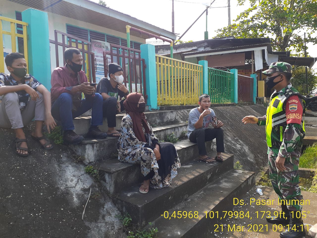 Tingkatkan Disiplin Warga, Babinsa Koramil 06/Cerenti Dim 0302/Inhu Intensif Laksanakan Himbauan Protokol Kesehatan