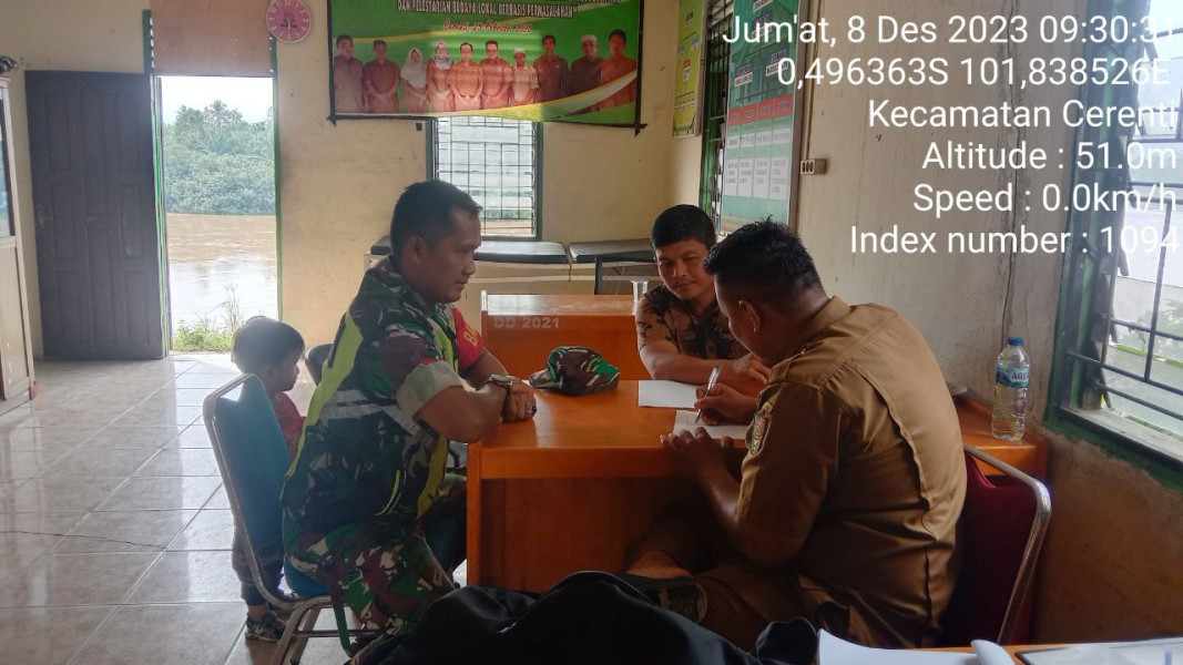 Babinsa Koramil 06/Cerenti Kodim 0302/Inhu Gelar Komsos di  Kelurahan Koto Peraku Kecamatan Cerenti