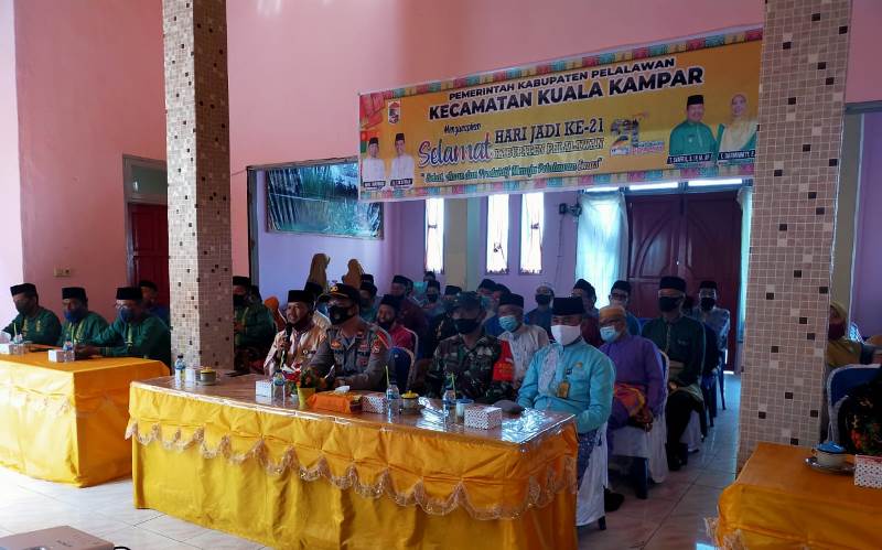 Kapolsek Kuala Kampar bersama Upika Ikuti Acara HUT Kabupaten Pelalawan ke-21 Secara Virtual