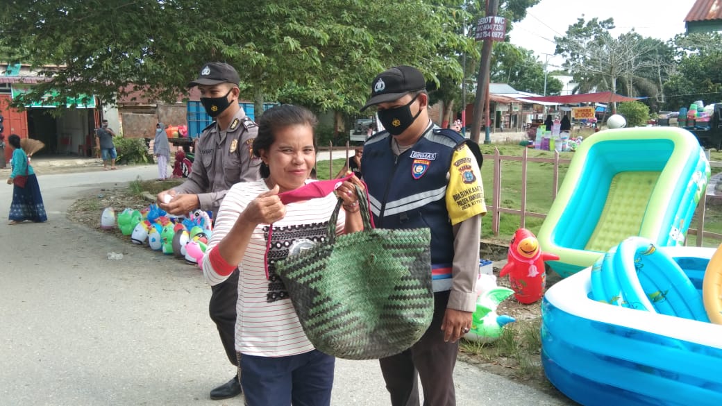 Polsek Bandar Sei Kijang Perketat Penerapan Prokes di Pasar Tradisional