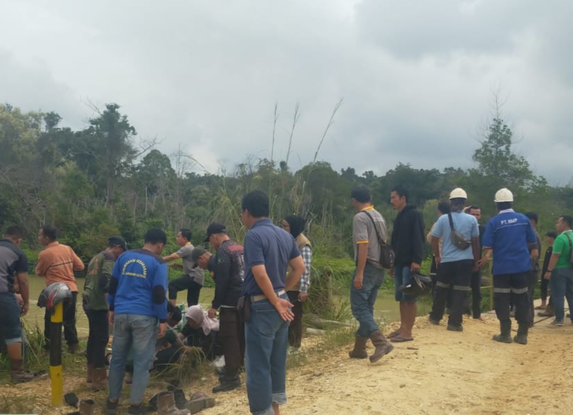 Truk Angkut 36 Pekerja Terjun ke Sungai Segati, Pelalawan: 3 Tewas, 20 Hilang
