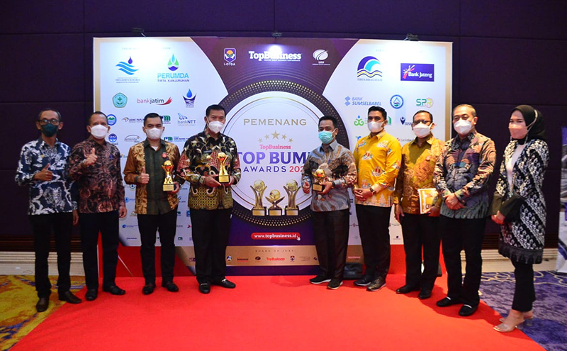 Wali Kota Pekanbaru Raih Top Pembina BUMD Award 2021