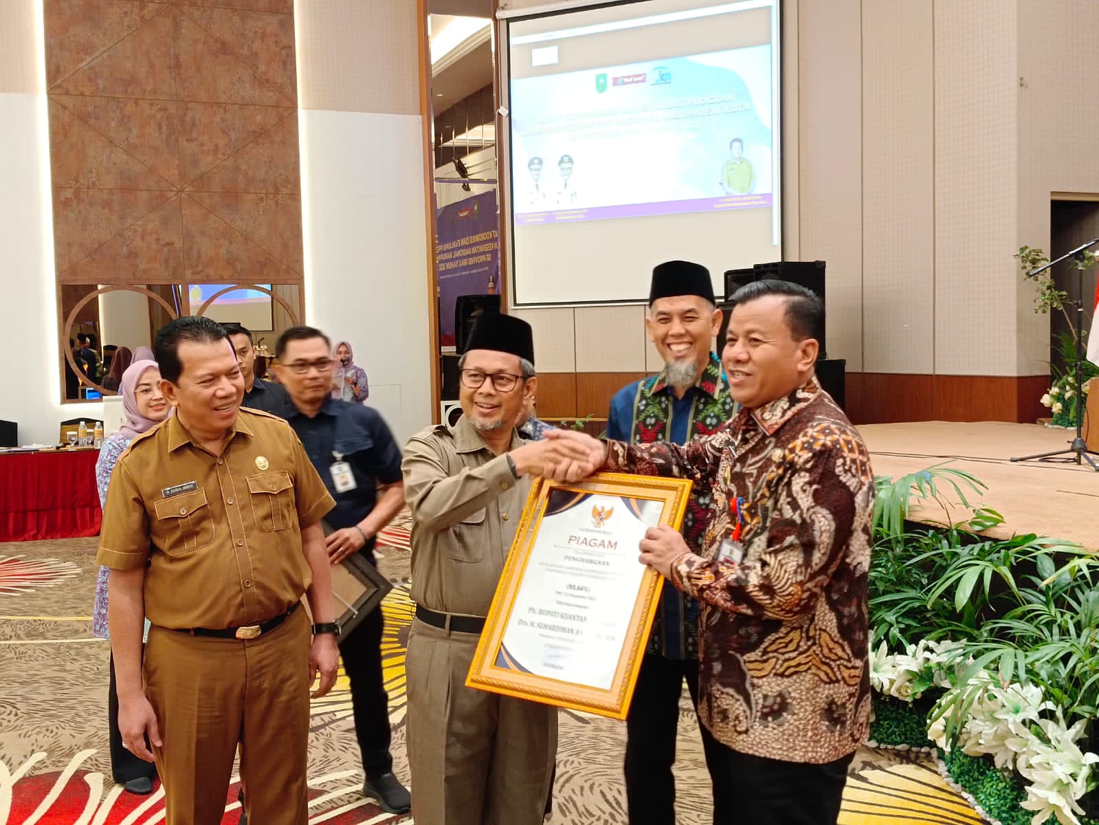 PLT Bupati Kuansing Suhardiman Amby, Masyarakat Akan Lebih Mudah Berobat 