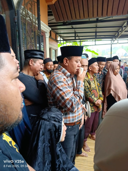 Lepas  Jenazah Rustam Effendi;  Bupati Suhardiman Sebut Almarhum Sosok Berjasa Untuk Kuansing