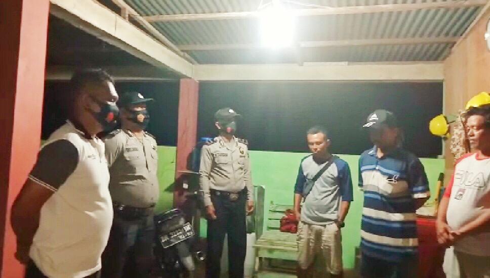 Ciptakan Kamtibmas Kondusif, Polsek Kerumutan Laksanakan Patroli Dialogis dengan Masyarakat