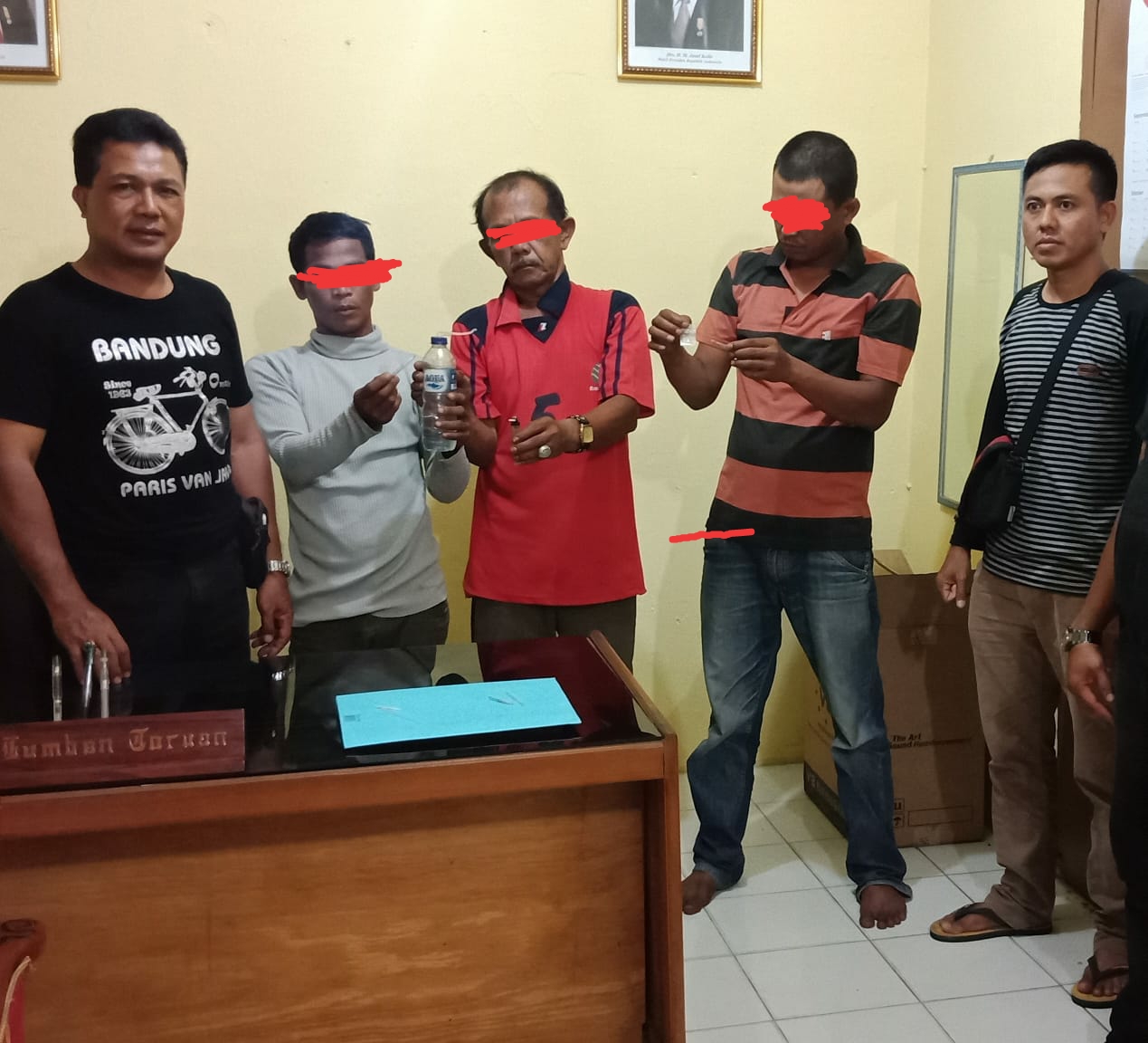 Tiga Orang Sedang Pesta Narkoba Jenis Sabu-Sabu Di Ringkus Anggota Polsek Cerenti.