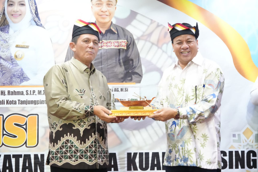 Hadiri Silaturahmi Dengan Iwakusi Tanjung Pinang Gubernur Kepri dan Plt Bupati Puji Loyalitas Warga Kuansing