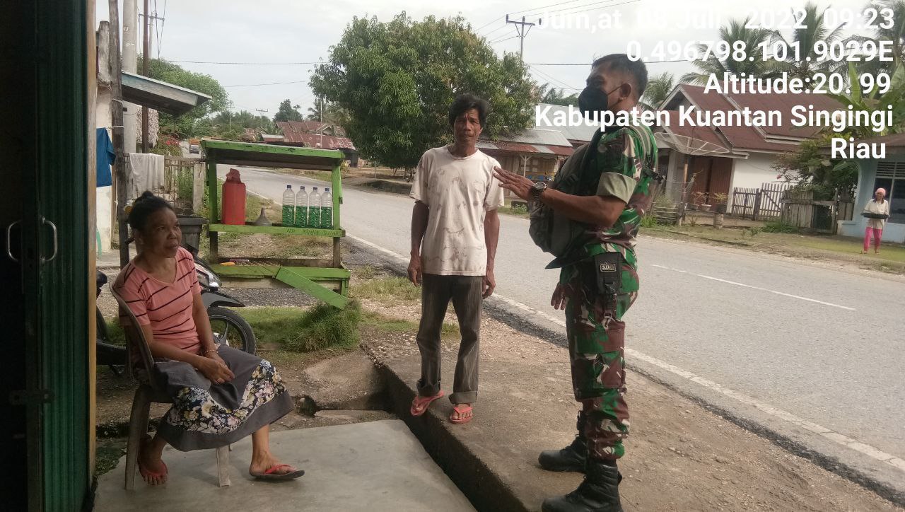 Warung Sembako Jadi Sasaran Komsos Babinsa Koramil 06/Cerenti Kodim 0302/Inhu