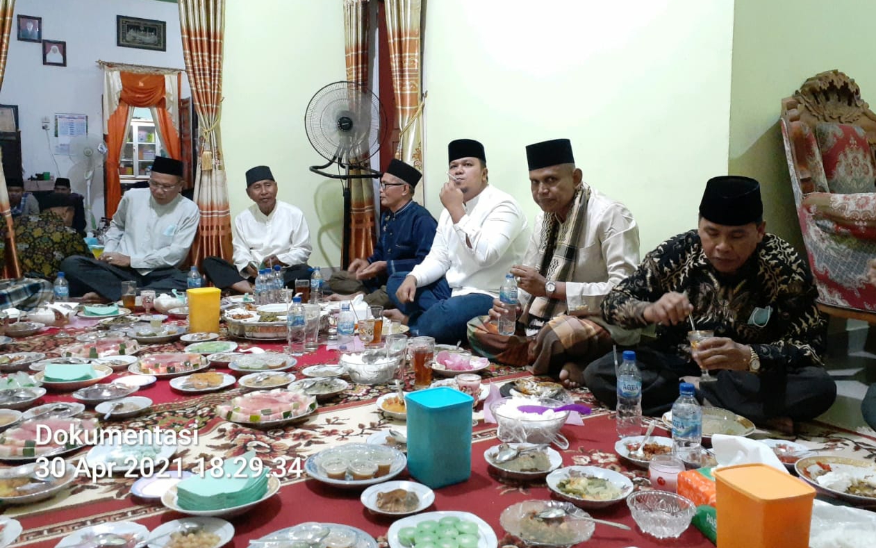 Bupati Kuansing Terpilih Gelar Buka Bersama Dengan Jama'ah Syattariyah