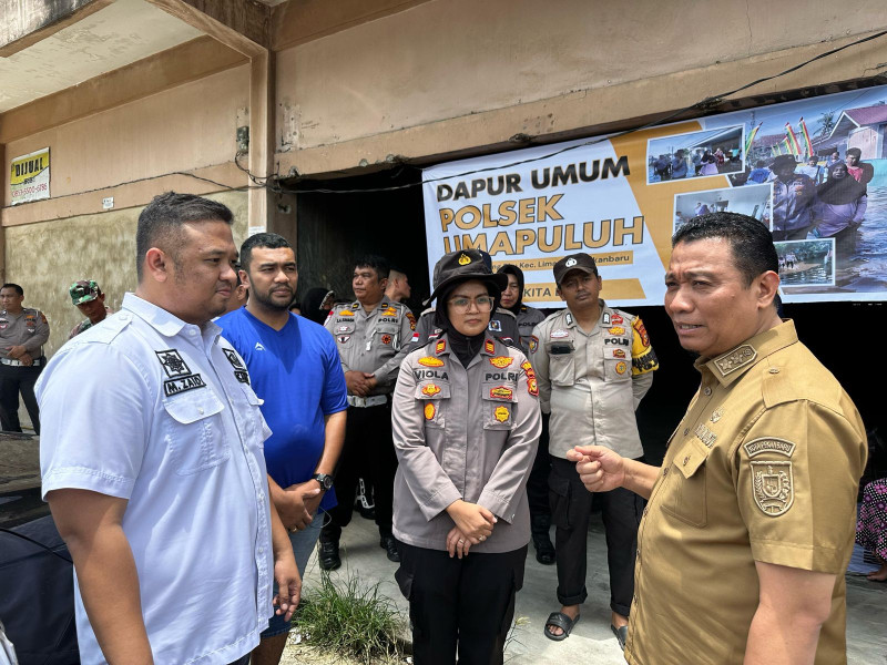 Wakil Wali Kota Pekanbaru Apresiasi Polsek Limapuluh Dirikan Dapur Umum untuk Korban Banjir