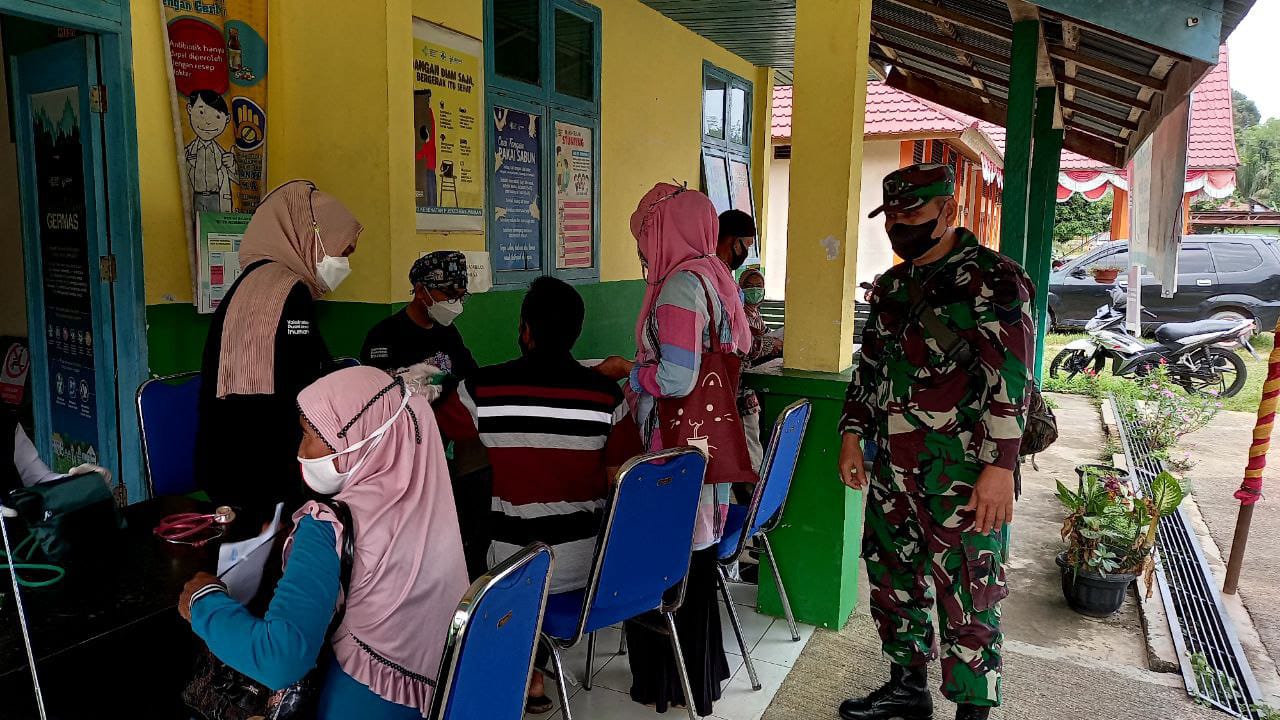 Antusias Warga Ikuti Serbuan Vaksinasi Covid-19 di Puskesmas Inuman