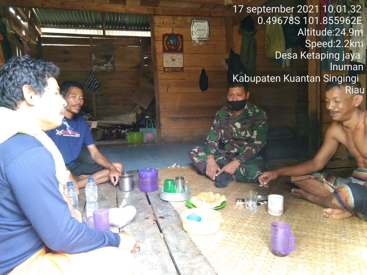 Mempererat Silaturahmi, Babinsa Koramil 06/Cerenti Kodim 0302/Inhu Melaksanakan Komsos Dengan Warga Binaan