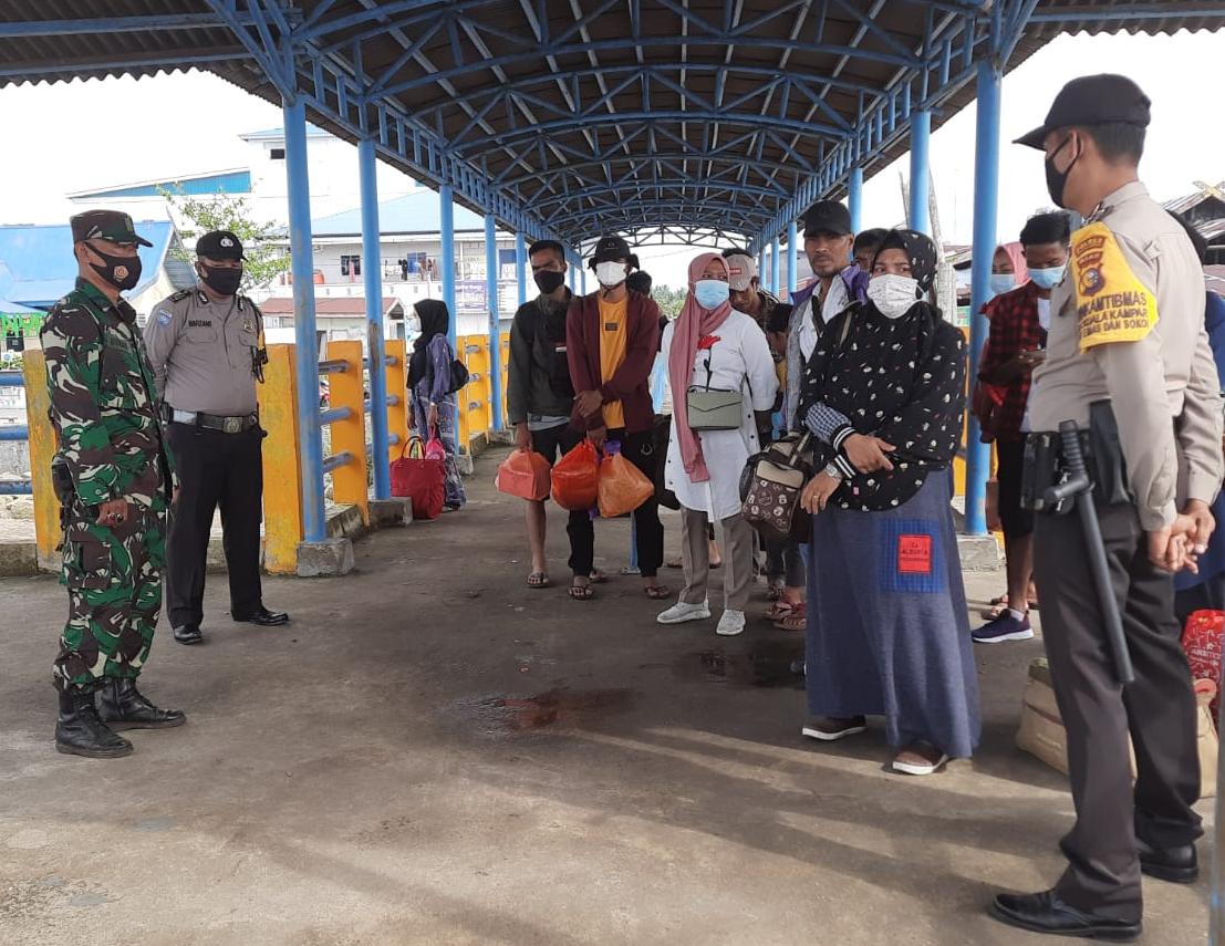 Tingkatkan Penanganan Covid-19 di Pelabuhan, Polsek Kuala Kampar Gencarkan Ops Yustisi