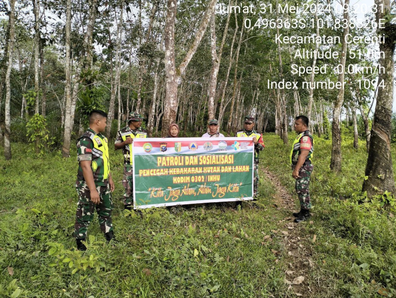 Praka Fardan Nur Riski Sinaga Babinsa Koramil 06/Cerenti Kodim 0302/Inhu Laksanakan Patroli  di Kecamatan Cerenti 