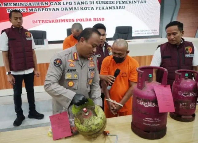Polda Riau Bongkar Kasus Pengoplosan LPG, Dua Tersangka Raup Rp70 Juta Per Bulan