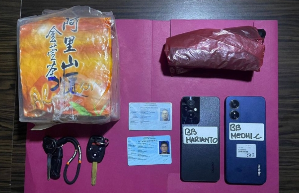 Diajak Ngopi di Kafe, Ditresnarkoba Polda Riau Tangkap Pengedar 1 Kg Sabu