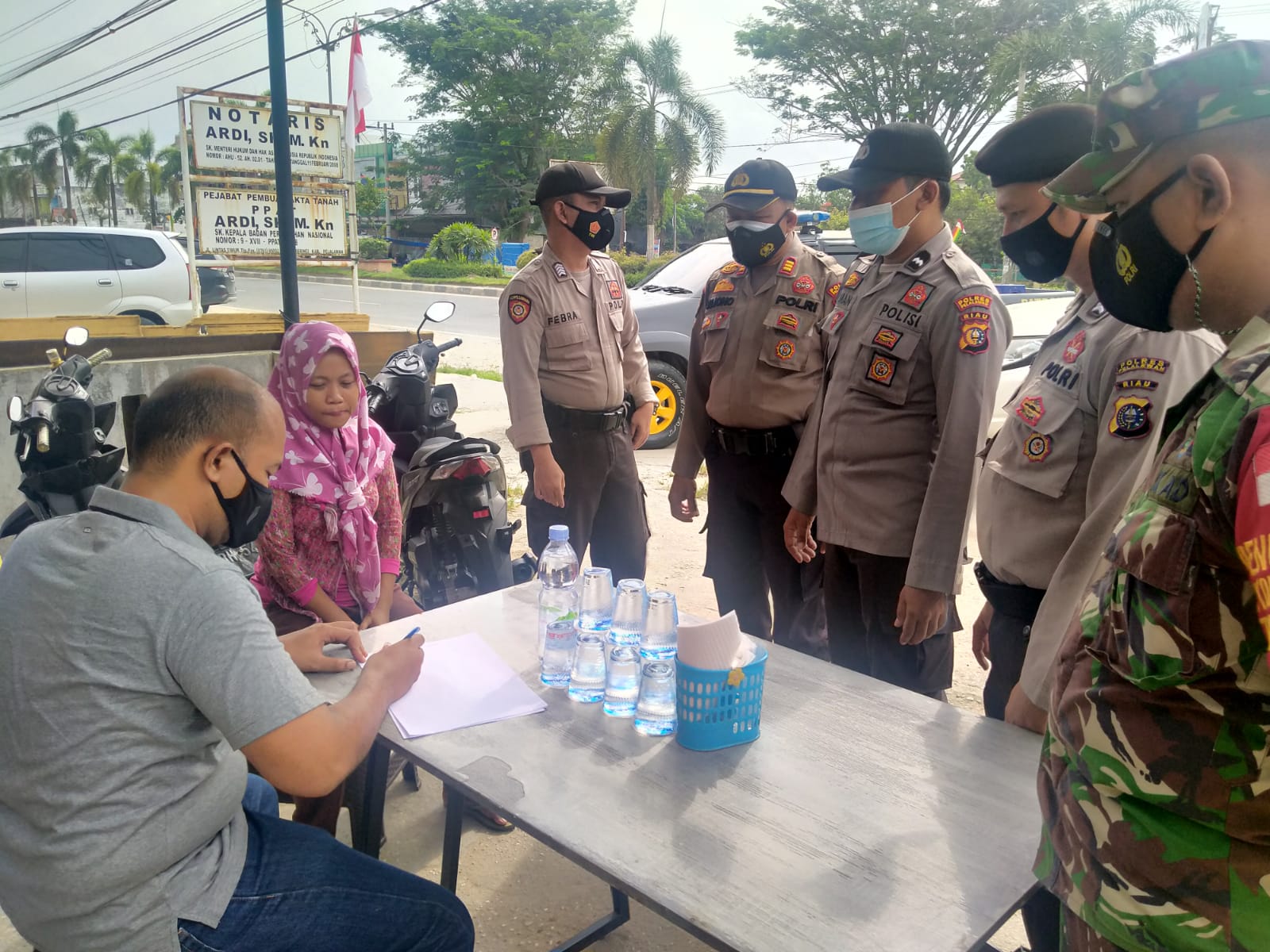 Pendisiplinan Prokes, Polsek Pangkalan Kerinci Bersama TNI Amankan 3 Pelanggar Saat Operasi Yustisi