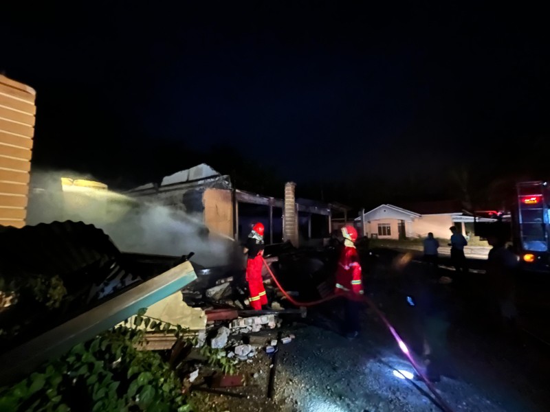 Rumah Makan Liza Ocu di Singingi Hilir Terbakar, Kerugian Ditaksir Rp300 Juta