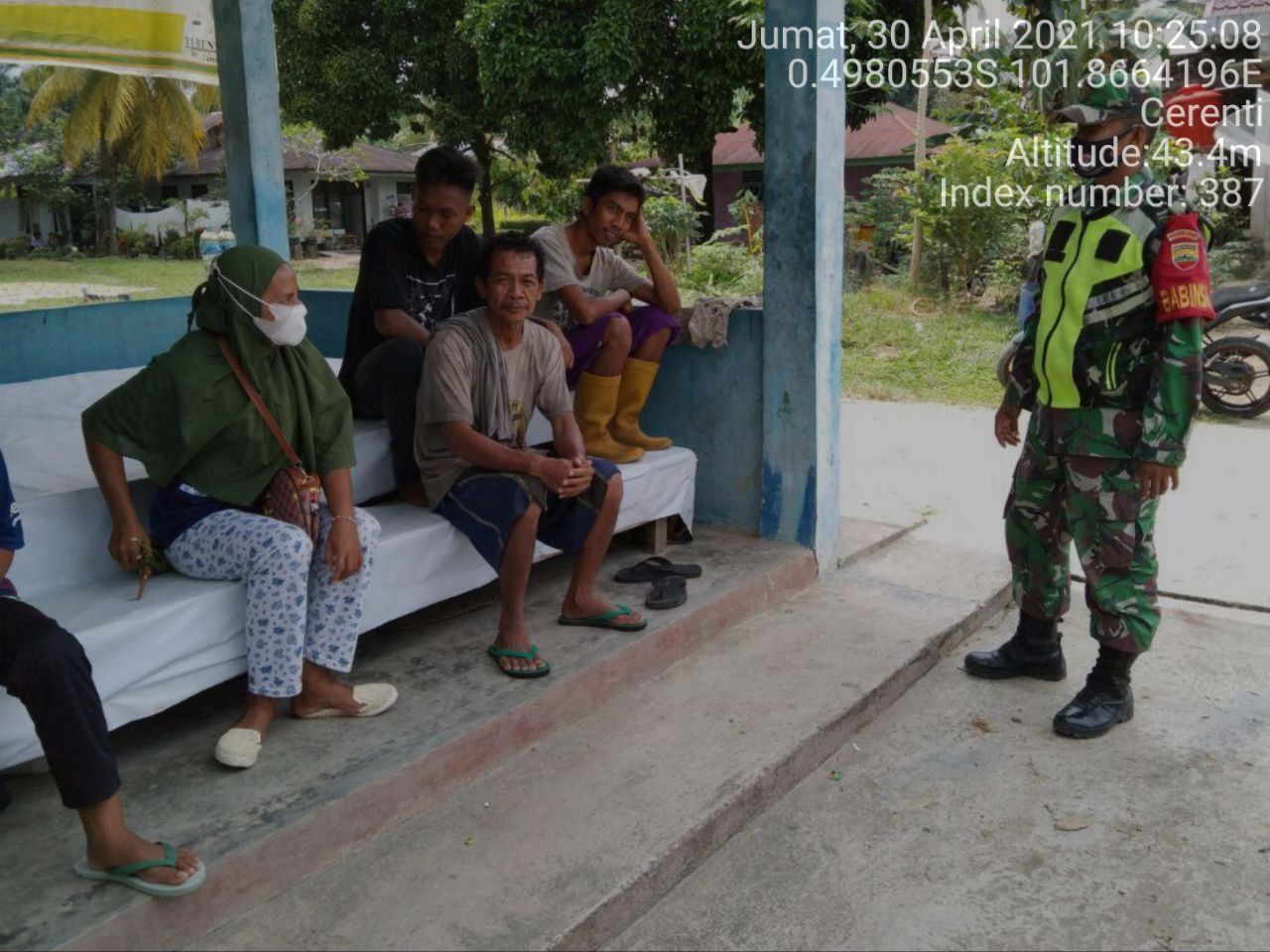 Kopda Junedi Babinsa Koramil 06/ Cerenti Melaksanakan Komsos Dengan Warga Binaan