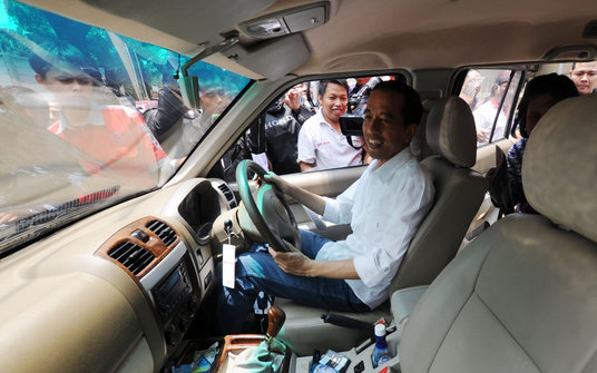 Serukan Setop Kebohongan, Jokowi Malah Diminta Jujur Soal Mobil Esemka