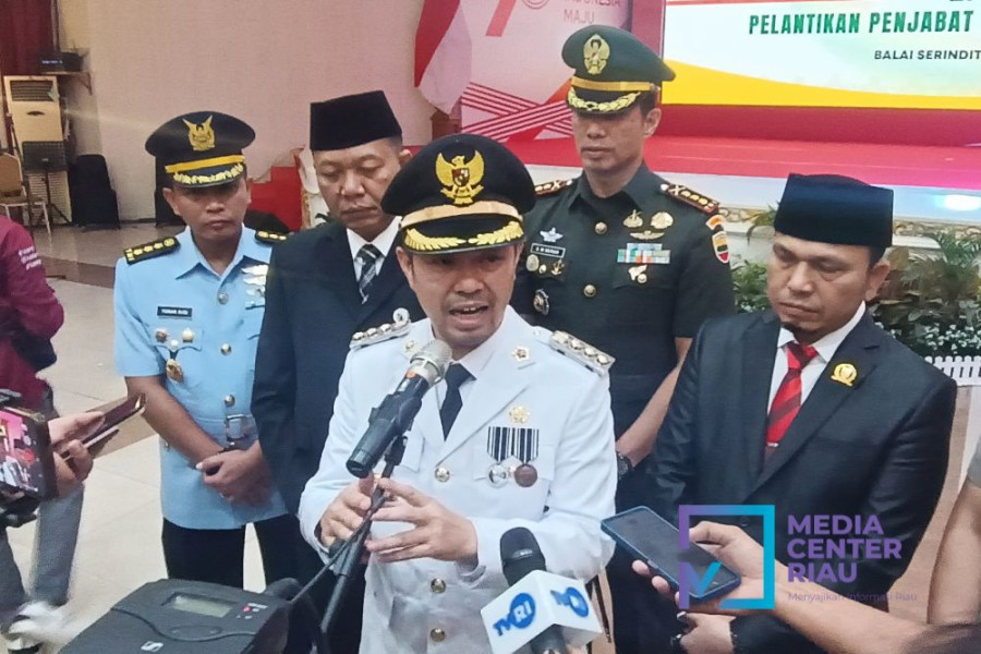 Risnandar Mahiwa Resmi Menjabat Pj Wali Kota Pekanbaru, Ini Profilnya