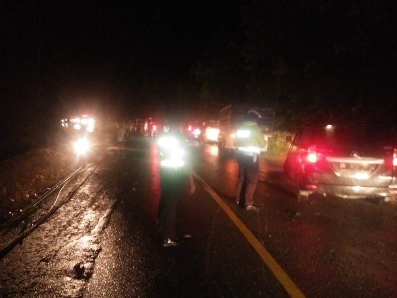 Dalam Dua Jam, Kemacetan di Jalan Lintas Sumatera KM 29 Bandar Sei Kijang Dapat Teratasi