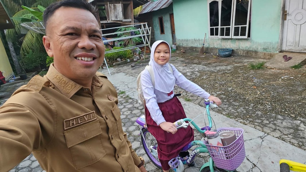 Disdik Kuansing Dukung Fleksibilitas ASN Antar Anak di Hari Pertama Sekolah