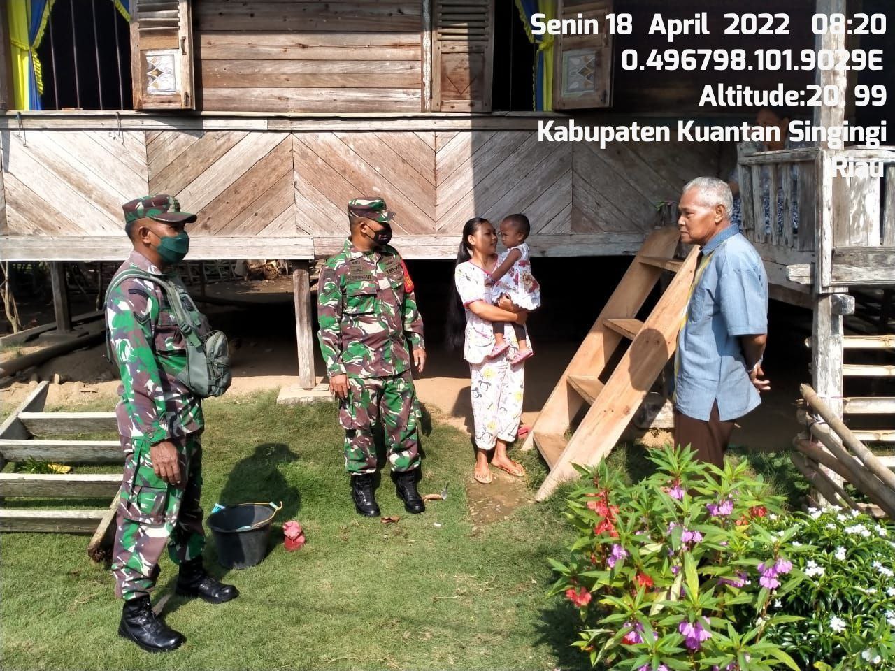 Tak Bosan-Bosannya Babinsa Koramil 06 /Cerenti Kodim 0302/Inhu Himbau Prokes Kepada Warga Di Desa Binaan