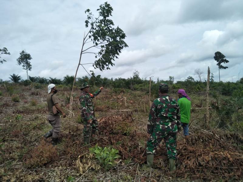 Antisipasi Karlahut, Babinsa Koramil 03 Bunut Laksanakan Patroli dan Tinjau Embung