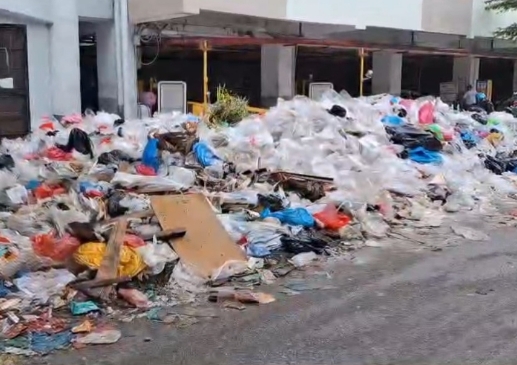 Sebulan Tumpukan Sampah Tak Teratasi di Pekanbaru, DLHK Desak PT EPP Perbaiki Kinerja