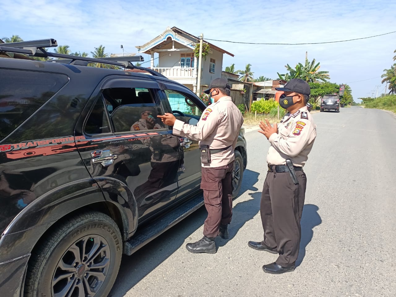 Cegah Covid-19, Polsek Kerumutan Imbau Pengguna Jalan Terapkan Prokes