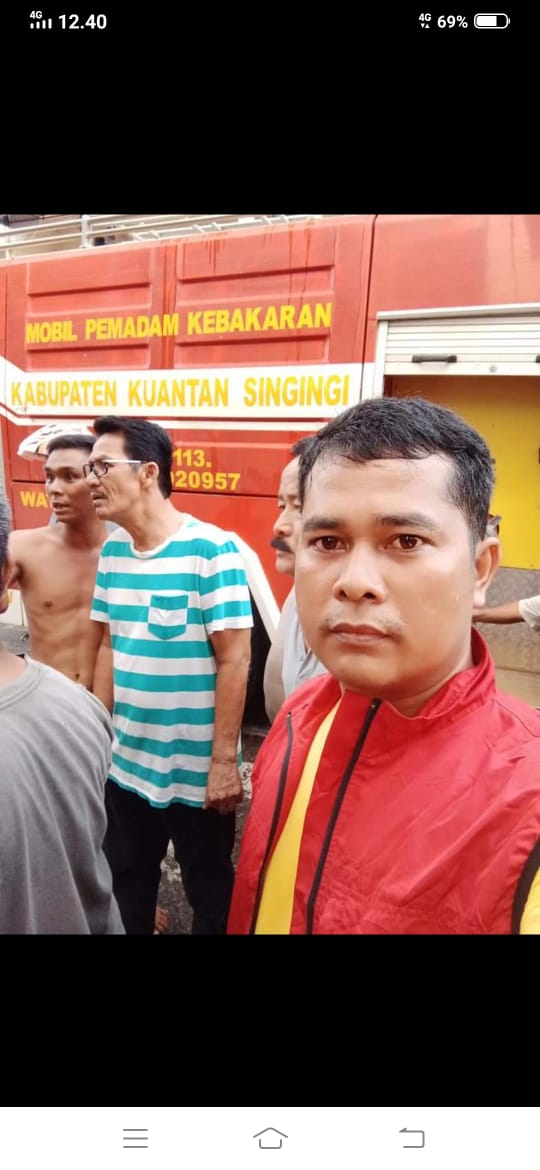 Prihatin Dengan Korban Kebakaran  Anggota DPRD Riau Tinjau TKP.