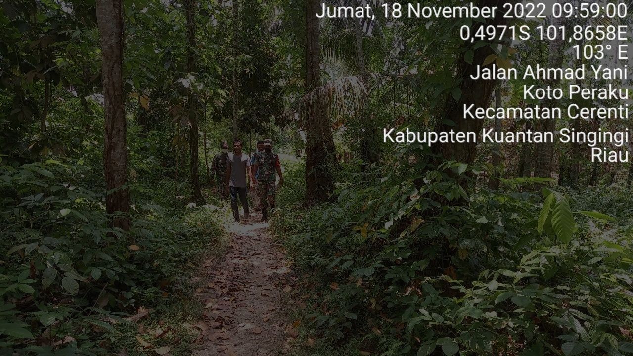 Tingkatkan Pengawasan Karlahut Pada Musim Panas, Babinsa Koramil 06/ Cerenti Kodim 0302/Inhu Laksanakan Patroli Sosialisasi Kepada Masyarakat