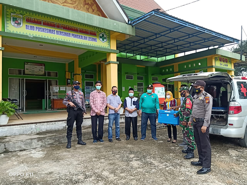 Polsek Pangkalan Lesung Lakukan Pengawalan Ekstra Ketat Pengiriman Vaksin Covid-19