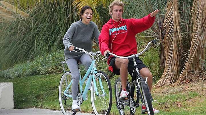 Ehem... Justin Bieber-Selena Gomez CLBK, Langsung Pamer Kemesraan di Depan Umum