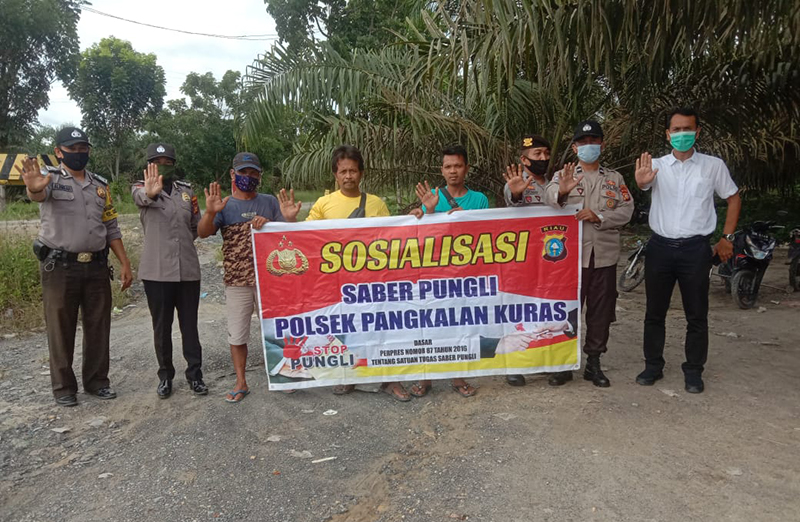 Polsek Pangkalan Kuras Sosialisasikan Saber Pungli kepada Anggota SPSI Bongkar Muat PT CAS