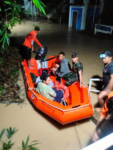 Petapahan Jadi Langganan Banjir;  Bupati Instruksikan Stakeholder Terkait Lakukan Kajian Cepat