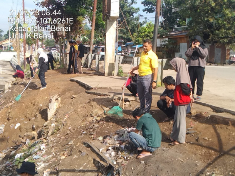 Pasca Pacu Jalur  Pegawai Kantor Camat Dan Polsek Benai Gelar Goro Massal