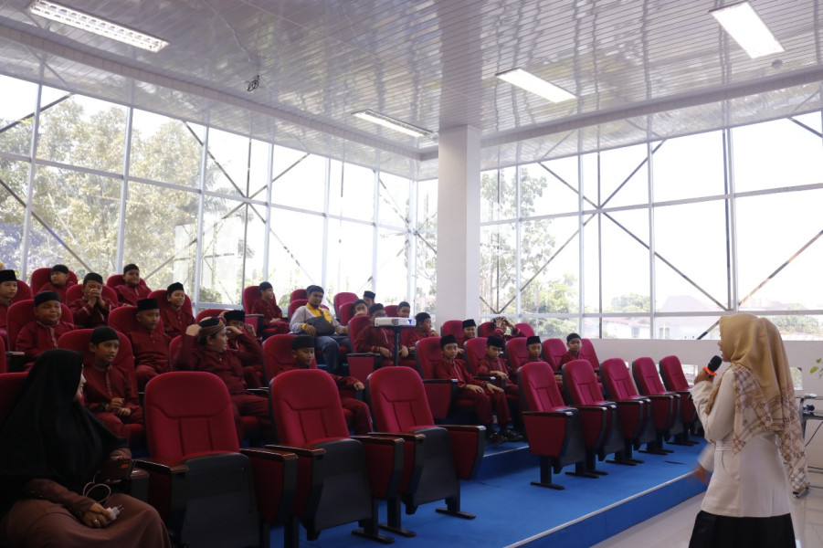 Tingkatkan Literasi Lewat Media Film, Perpustakaan Tenas Effendy Kota Pekanbaru Punya Studio Mini