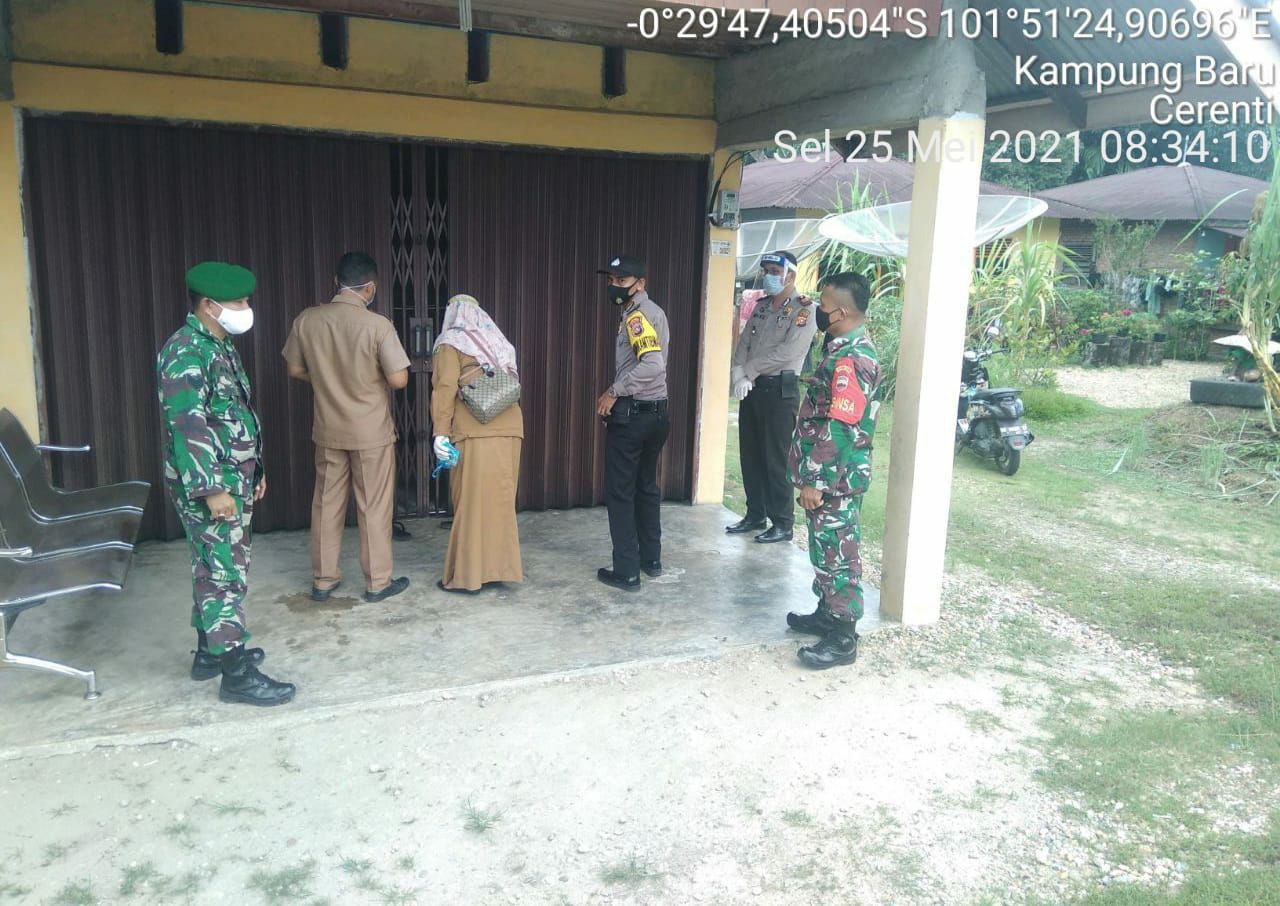 Babinsa Koramil 06/Cerenti Dim 0302/Inhu Dampingi Tim Penanganan Covid-19 Laksanakan Tracing