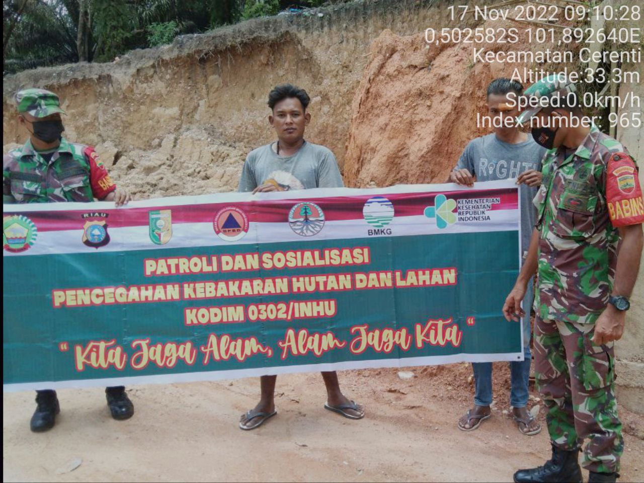 Babinsa Koramil 06/Cerenti Kodim 0302/Inhu Laksanakan Patroli Untuk Cegah Kebakaran Hutan Dan Lahan di Pulau Panjang Cerenti Kecamatan Cerenti 