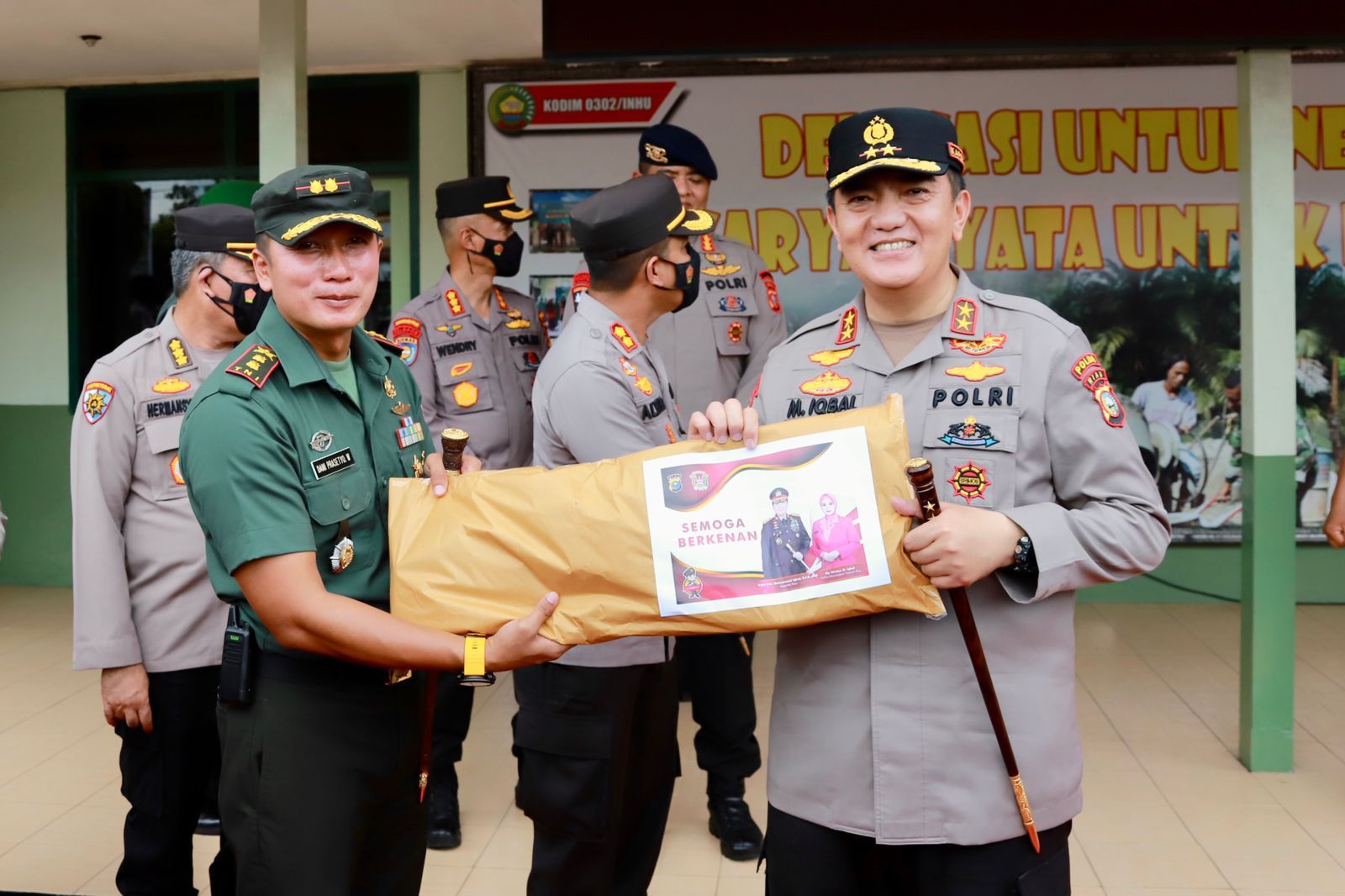 Kunjungi Kodim 0302/Inhu, Kapolda Riau Irjen Iqbal : Jaga dan Tingkatkan Sinergitas Soliditas TNI - Polri untuk Masyarakat