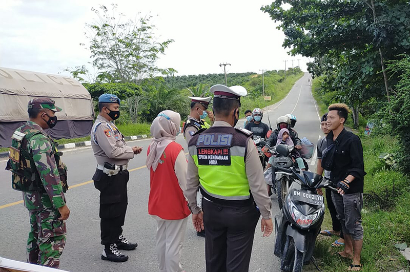 Antisipasi Arus Mudik, Polsek Pangkalan Kerinci Masih Jaga Perbatasan