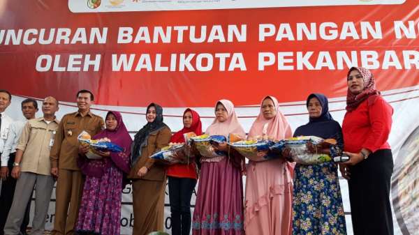 13 Ribu Keluarga Prasejahtera Terima Bantuan Pangan dari Wako Pekanbaru