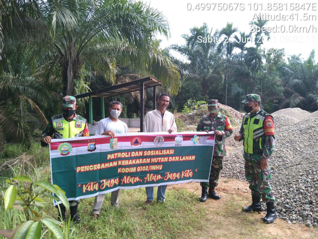 Koramil 06/Cerenti Terus  Sosialisasikan Dan Patroli Tentang Bahaya Karhutla Di Wilayah Binaannya Desa Sikakak Kecamatan Cerenti