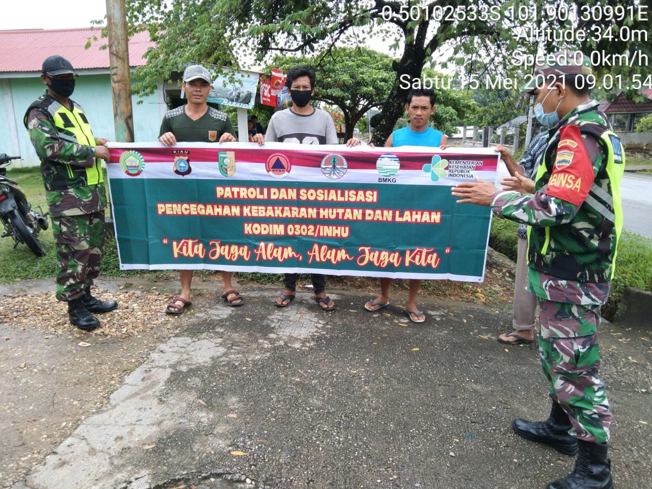 Babinsa Koramil 06/Cerenti Dim 0302 Inhu Galakkan Sosialisasi Dan Patroli Tentang Bahaya Karhutla Di Desa Pulau Jambu