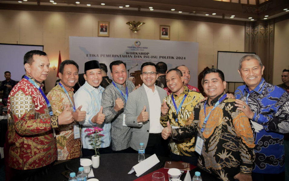 Dalam Rangka Peningkatan Pelayanan Kepada Masyarakat  Suhardiman Ikuti Seminar FORWAKADA di Solo