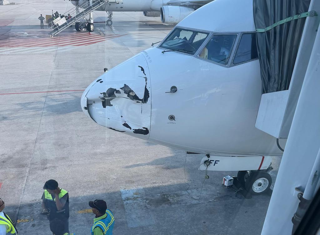 Terkini! Hidung Pesawat Garuda Rusak Usai Mendarat di Pekanbaru