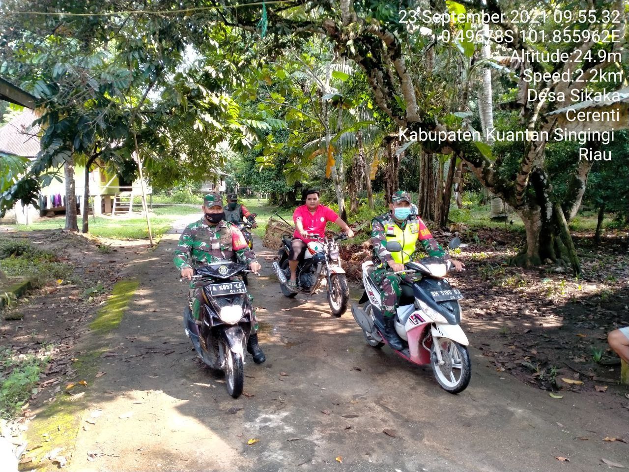 Serda Dumen Siregar Anggota Koramil 06/Cerenti Dim 0302/Inhu Tak Henti-Hentinya Patroli Karhutla Bersama Warga