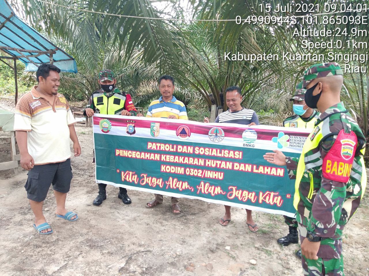 Cegah Karhutla, Babinsa Koramil 06/Cerenti Serda Ridwan Effendi Rutin Laksanakan Patroli